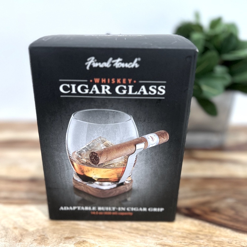 FINAL TOUCH Whiskey Cigar Glass with Adjustable Built-In Cigar Grip